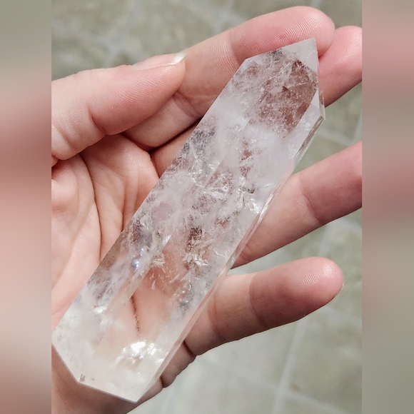Stunning High-quality Phantom Clear Quartz Crystal Tower Point - Picture 7 of 9